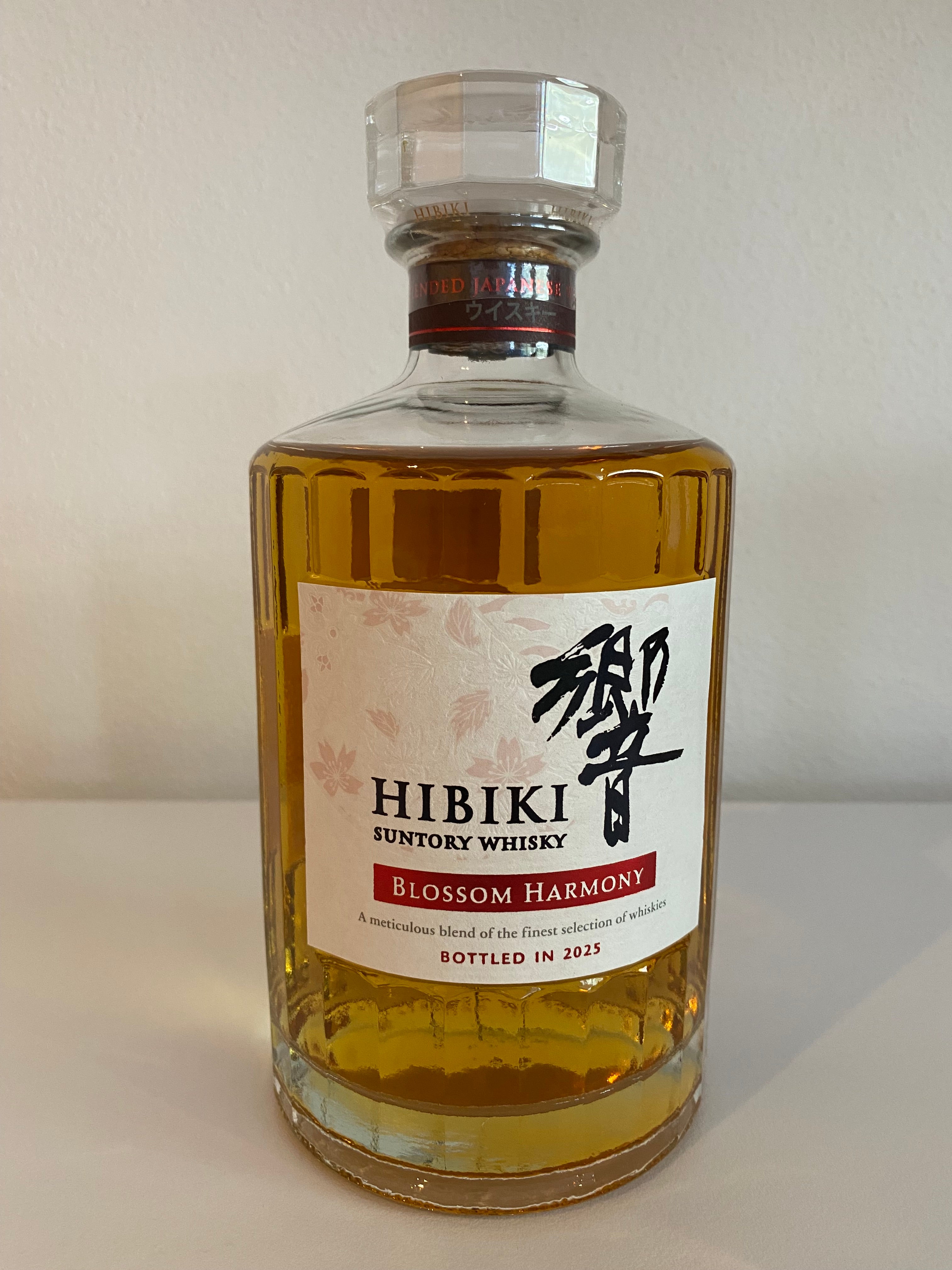 响Hibiki Blossom Harmony – 限量版– 2025 – 43%酒精度0.7升