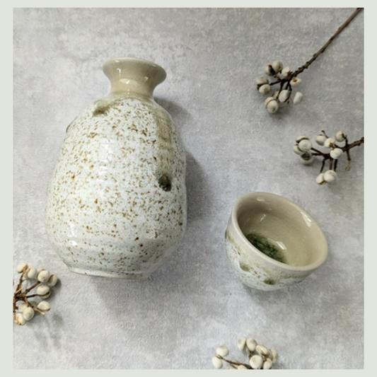 Sake Set - Karaffe und Becher - white sandy